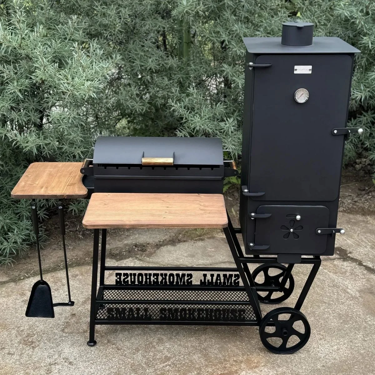 SMALL SMOKEHOUSE āra virtuve — attēls 2